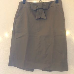 Light Olive Green Midi Pencil Skirt with Bow Front